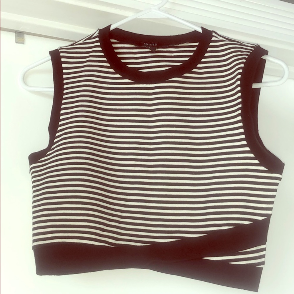 Black and white forever 21 crop top